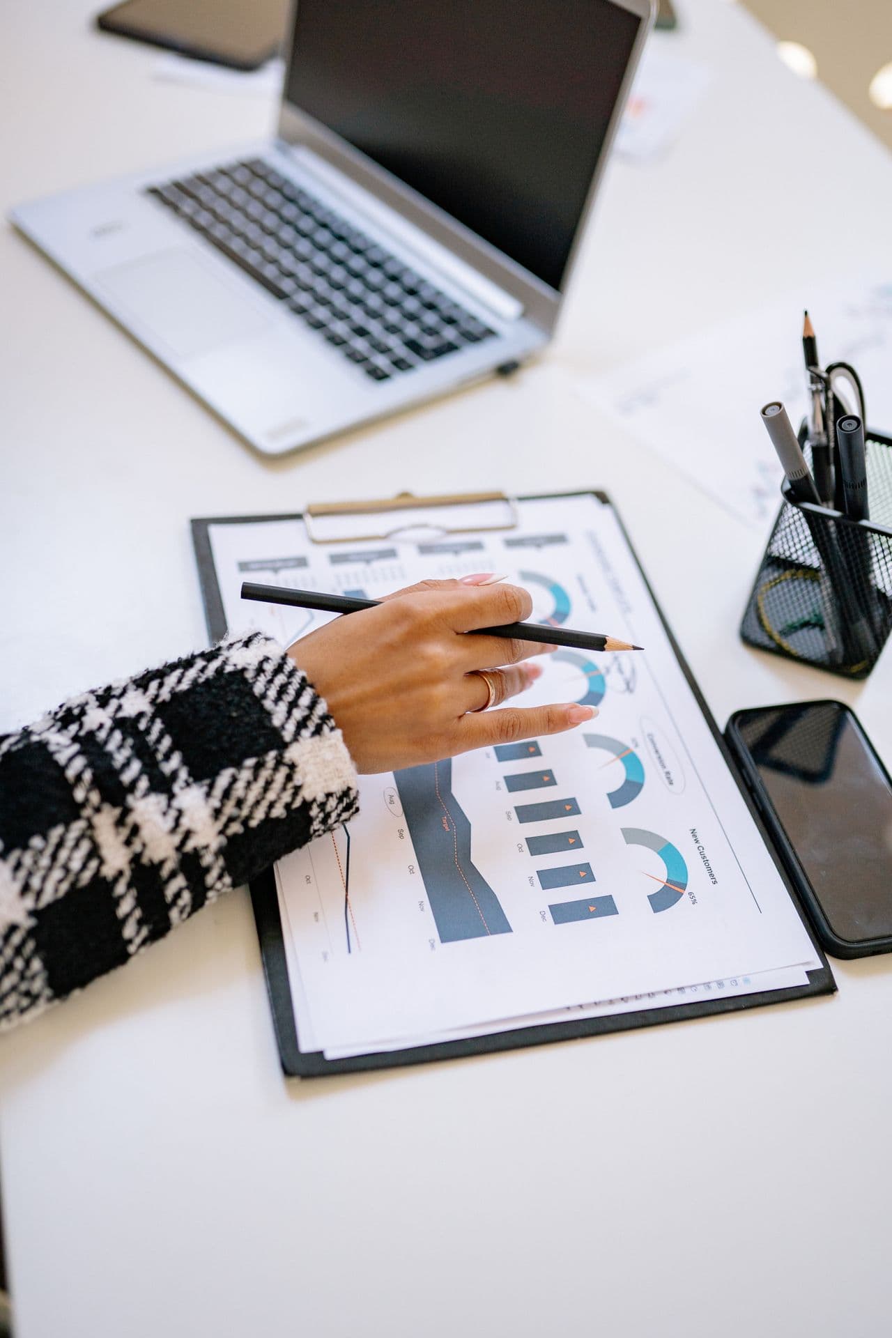 Dcommerce vs Dukaan vs Shopmatic: Which Fits You?